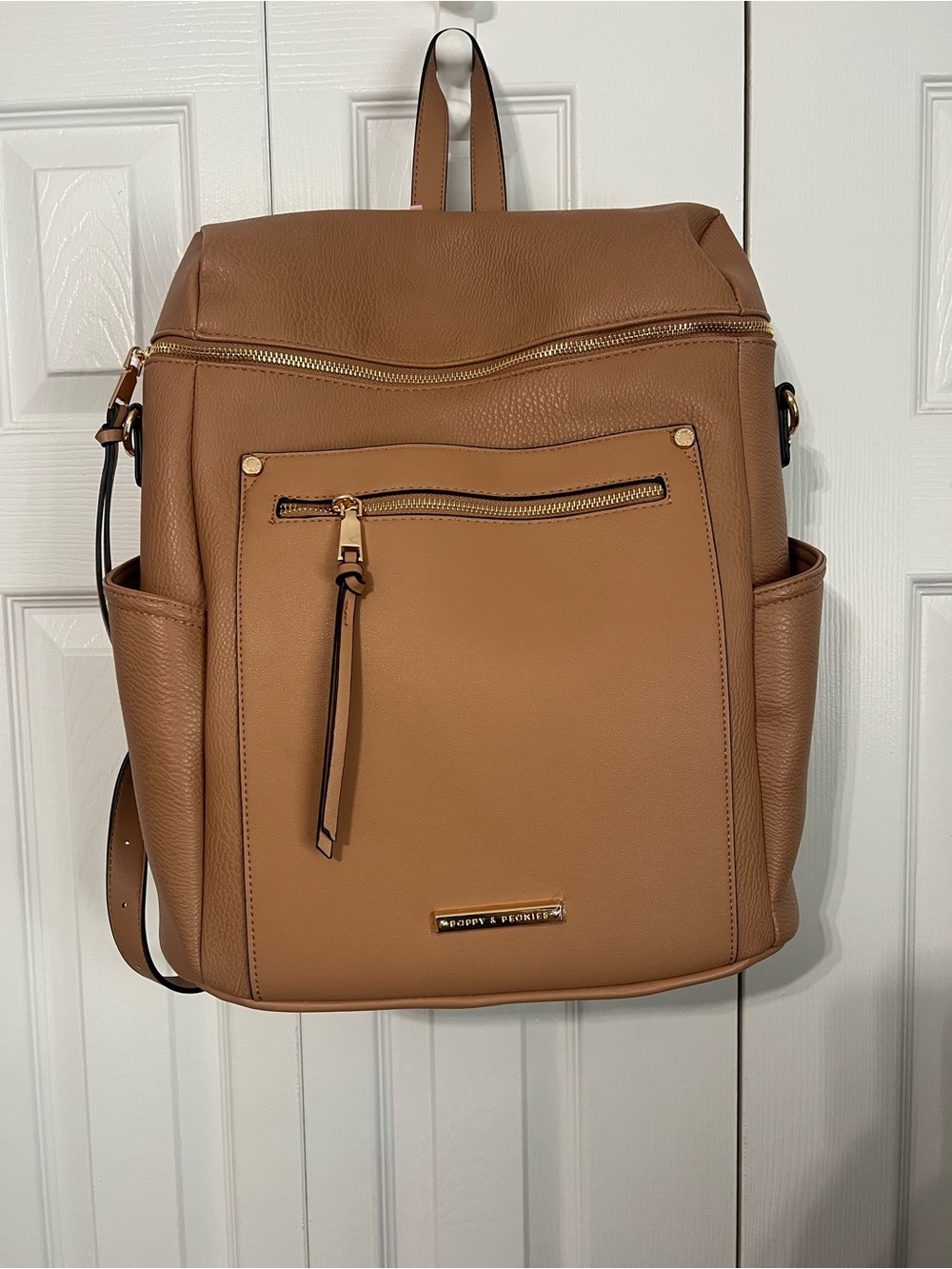 🔥 NWT Poppy & Peonies Commuter Backpack 🔥